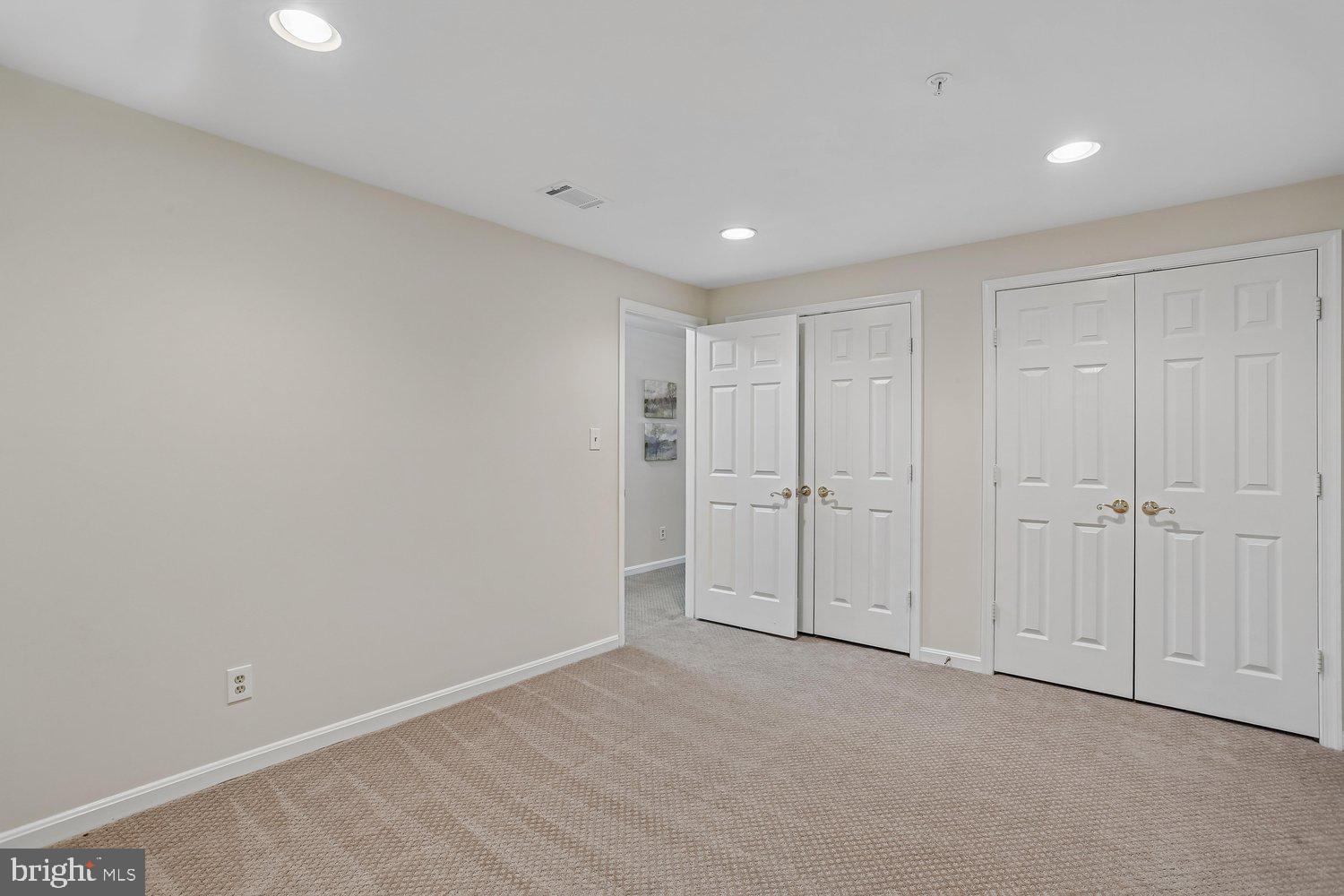 536 TSCHIFFELY SQUARE ROAD