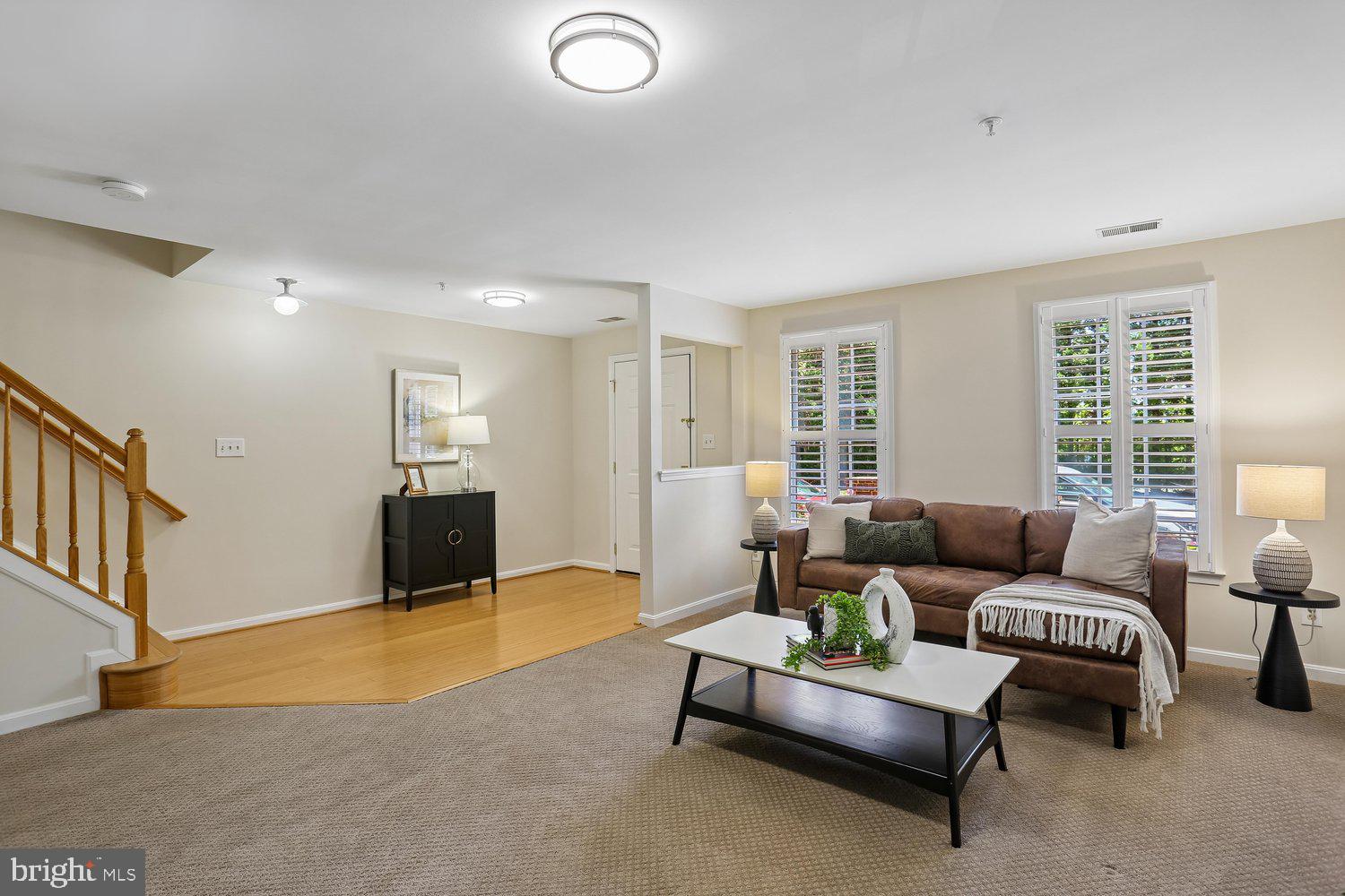 536 TSCHIFFELY SQUARE ROAD