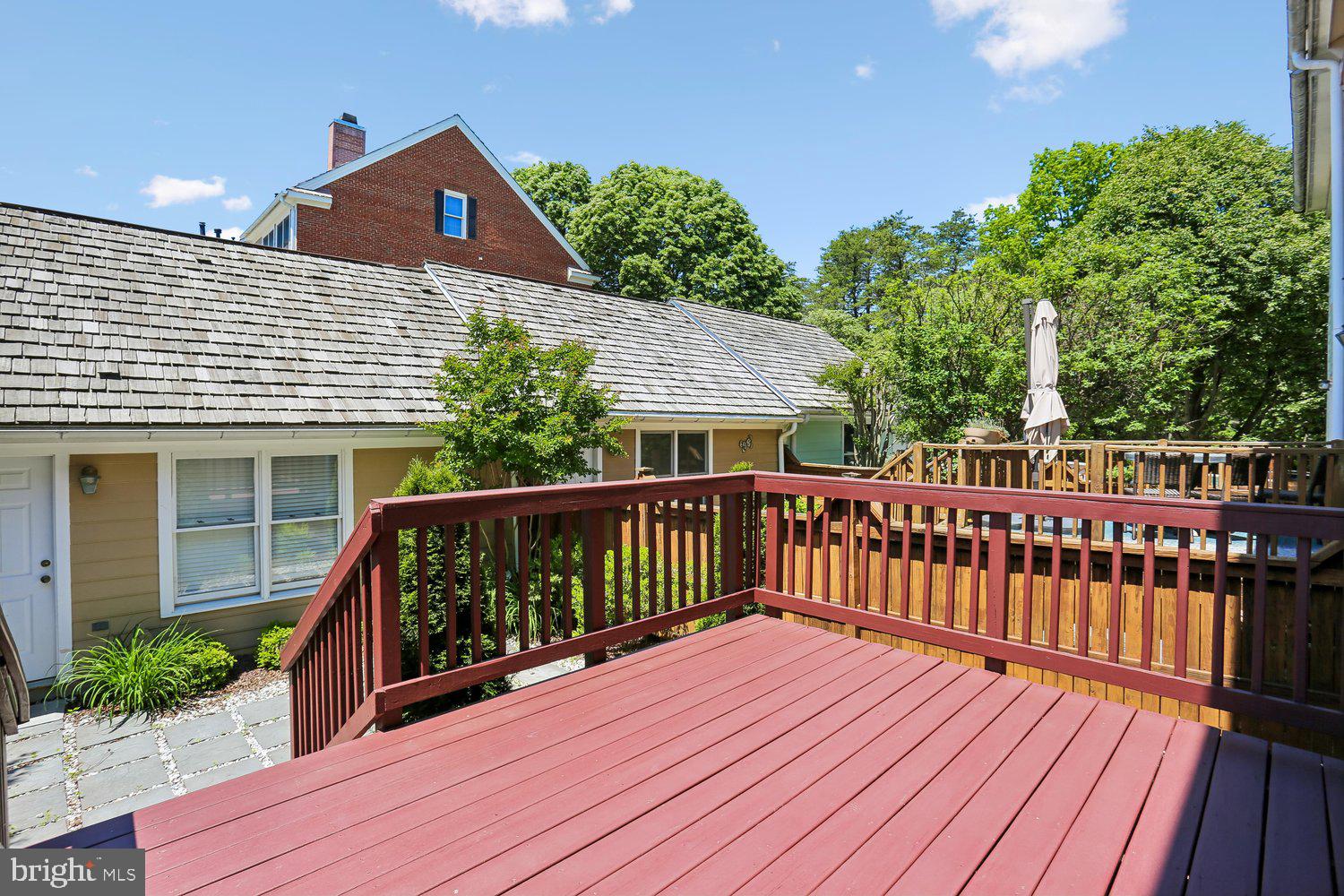 536 TSCHIFFELY SQUARE ROAD