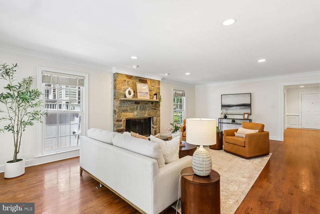 230 KENT OAKS WAY