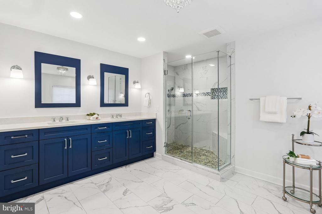 230 KENT OAKS WAY
