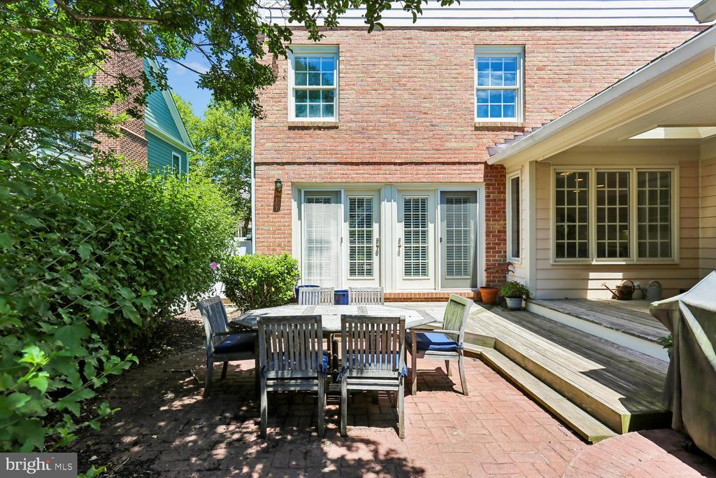 230 KENT OAKS WAY