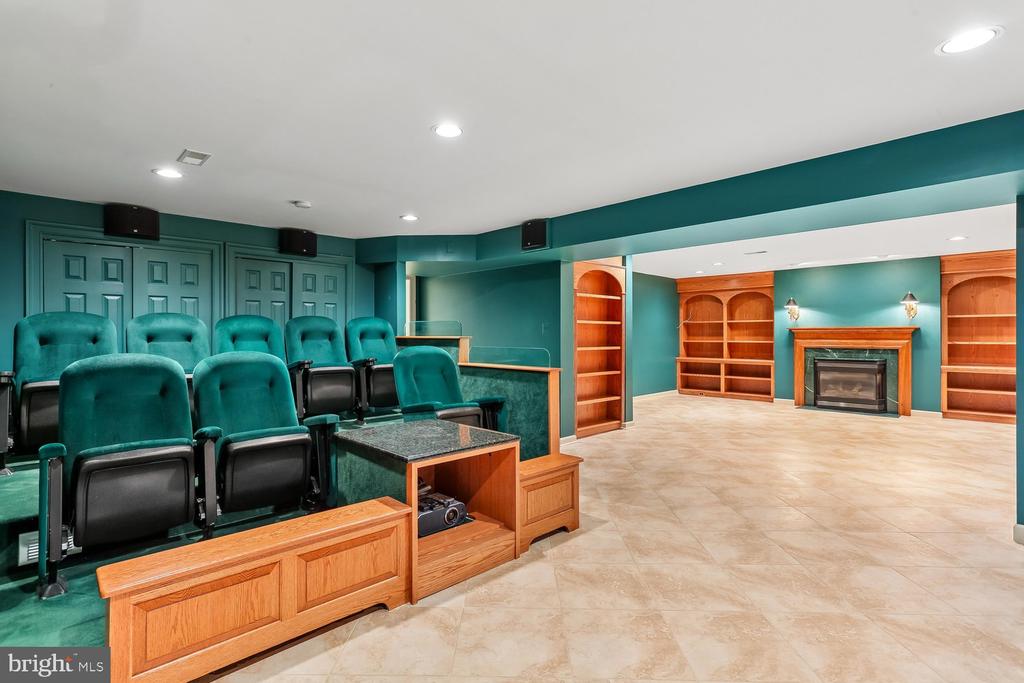 230 KENT OAKS WAY