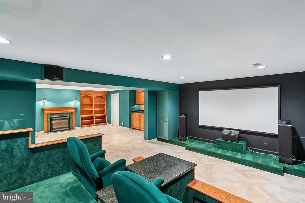 230 KENT OAKS WAY