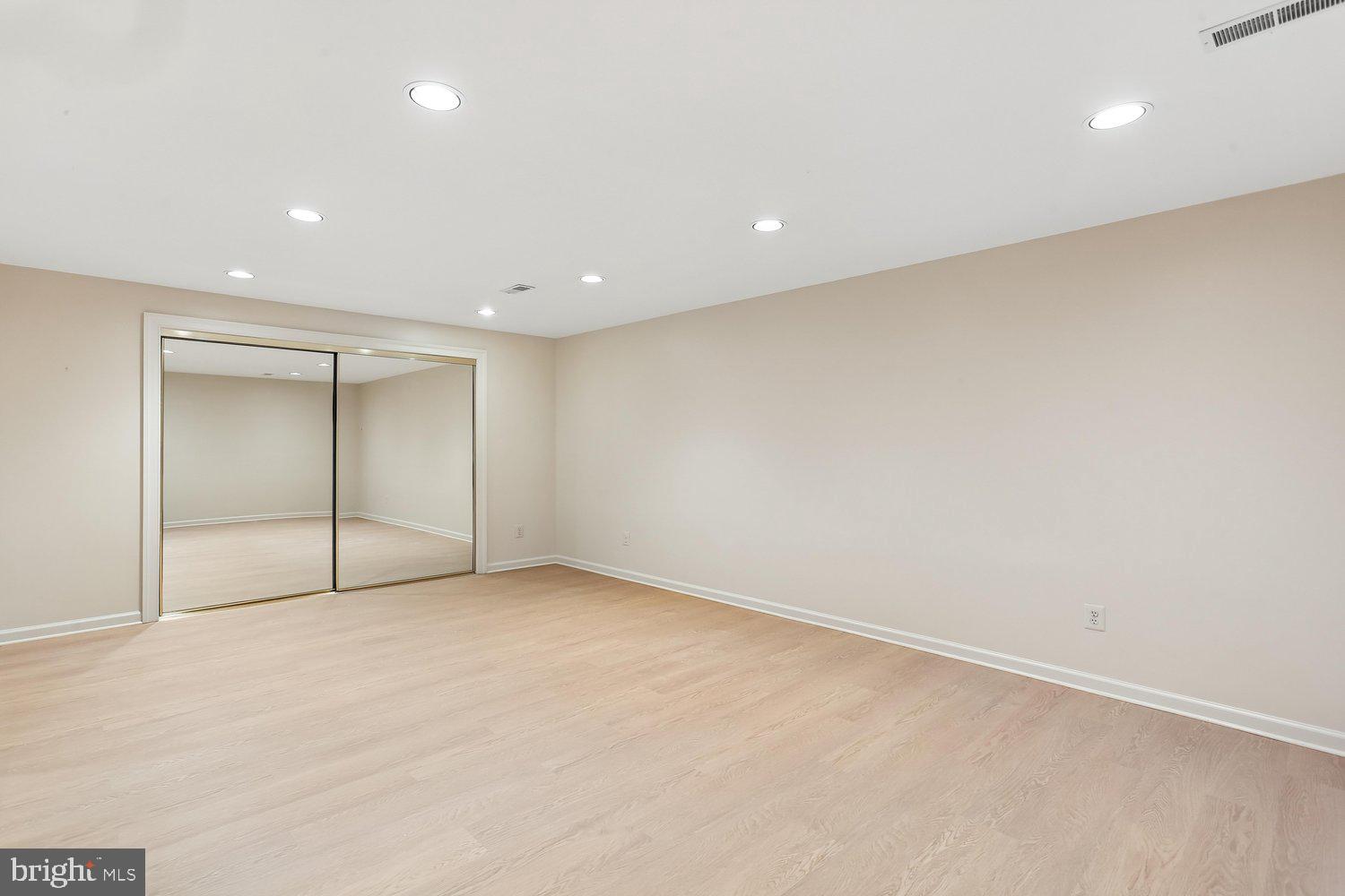 230 KENT OAKS WAY