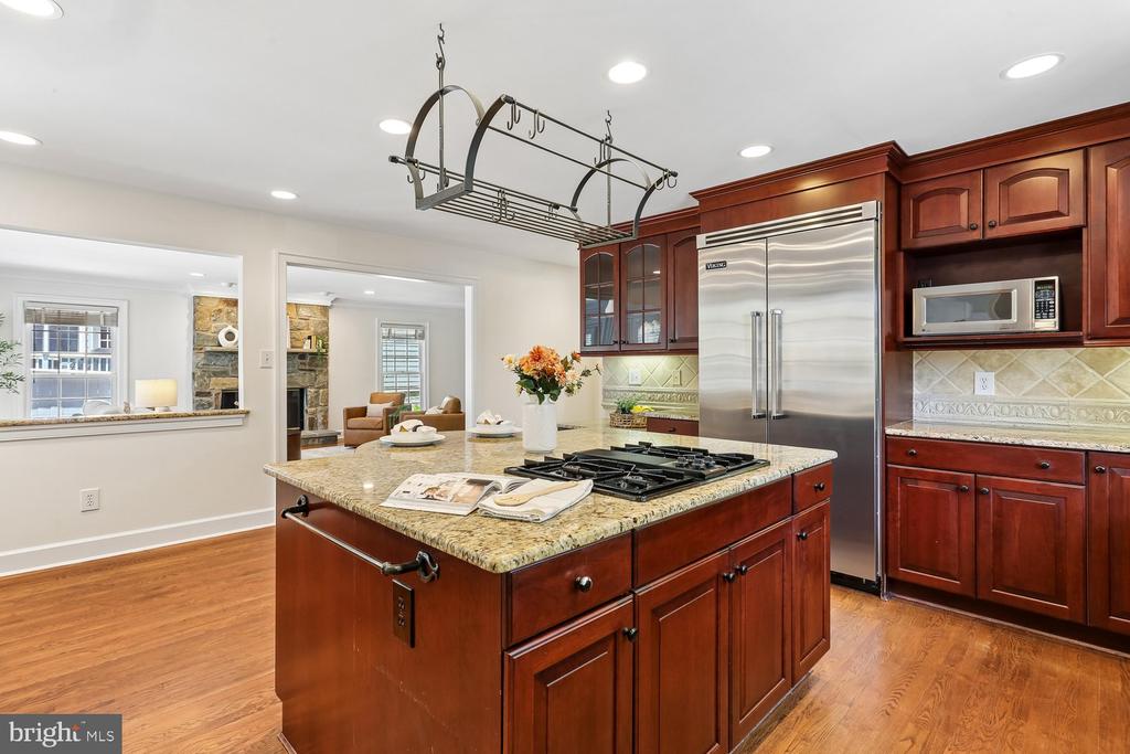 230 KENT OAKS WAY