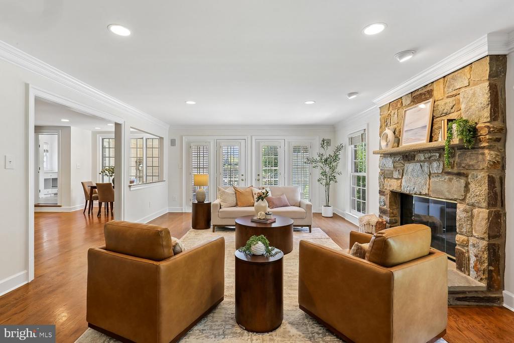 230 KENT OAKS WAY