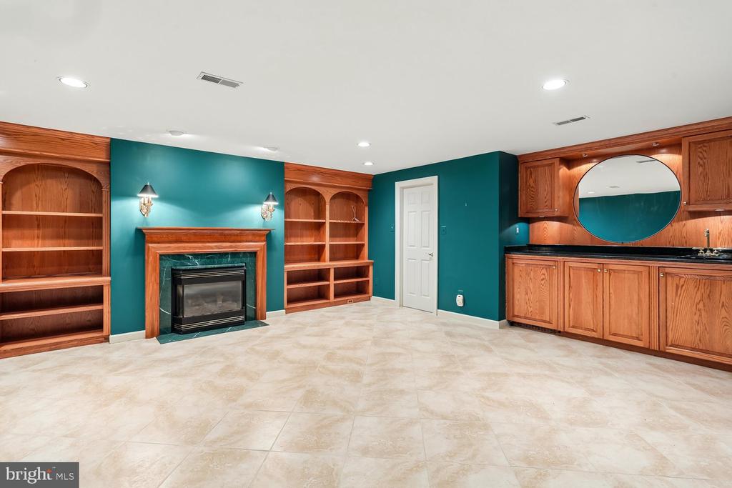 230 KENT OAKS WAY