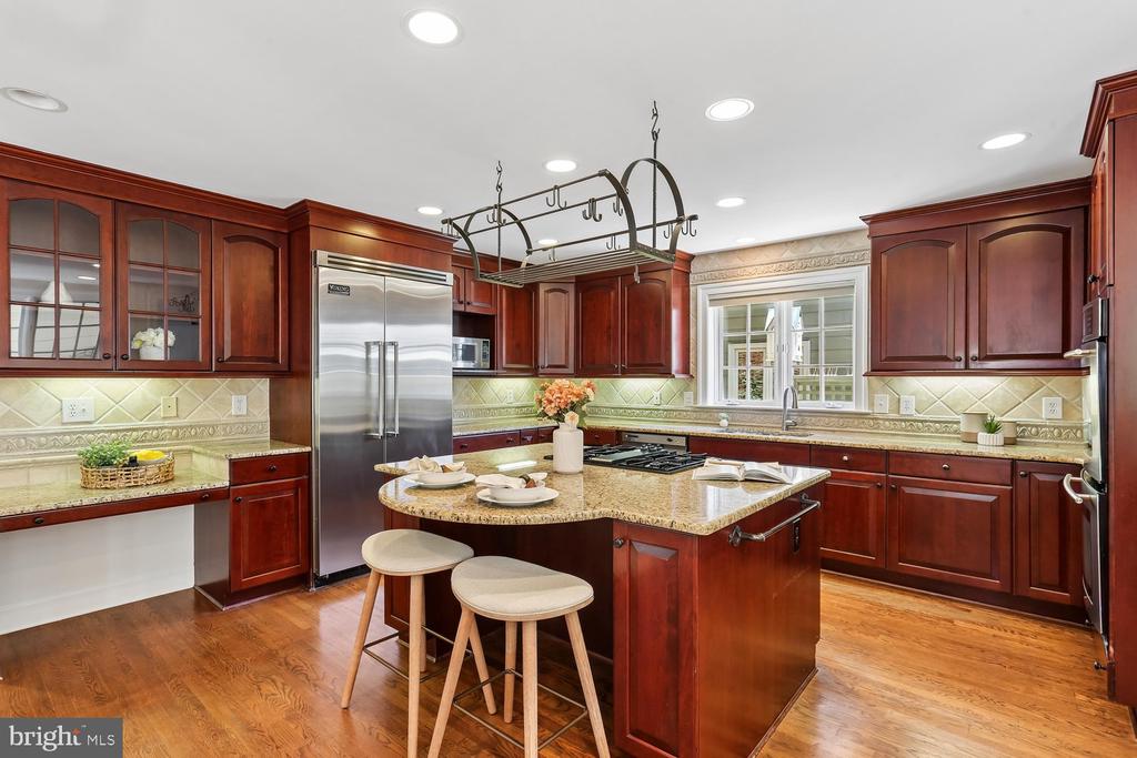230 KENT OAKS WAY