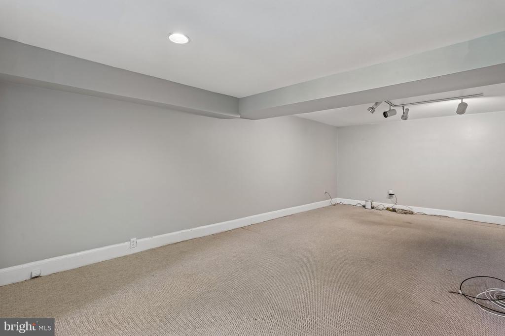 10909 CITREON COURT