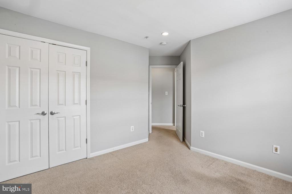 647 MAIN STREET B 647-B
