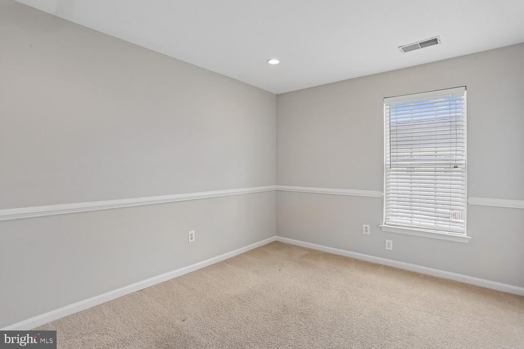647 MAIN STREET B 647-B