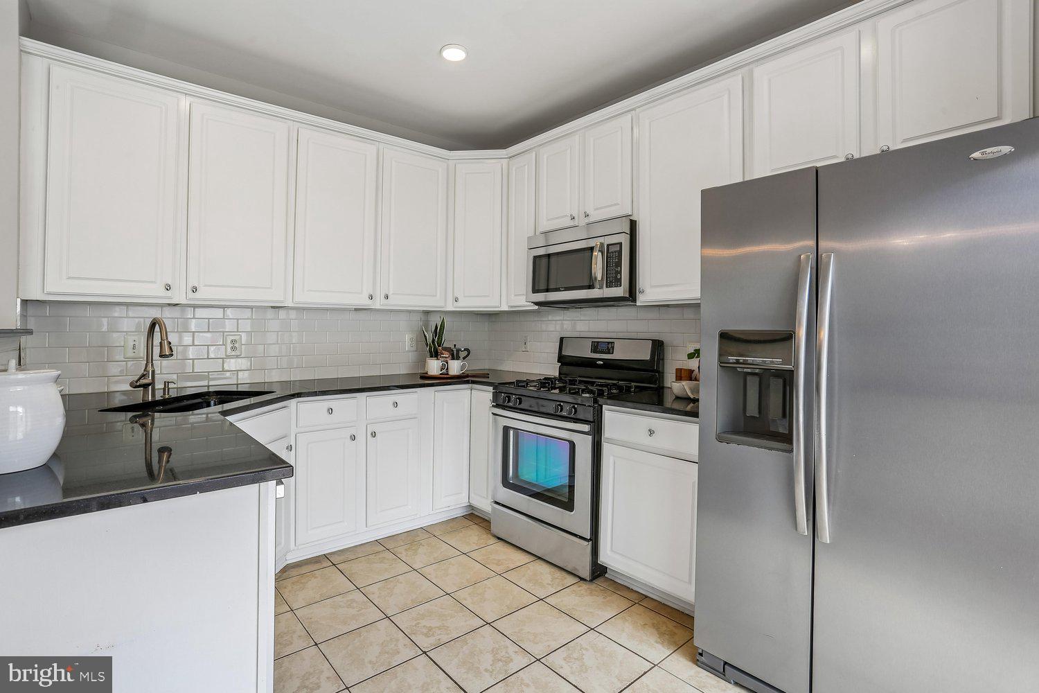 647 MAIN STREET B 647-B