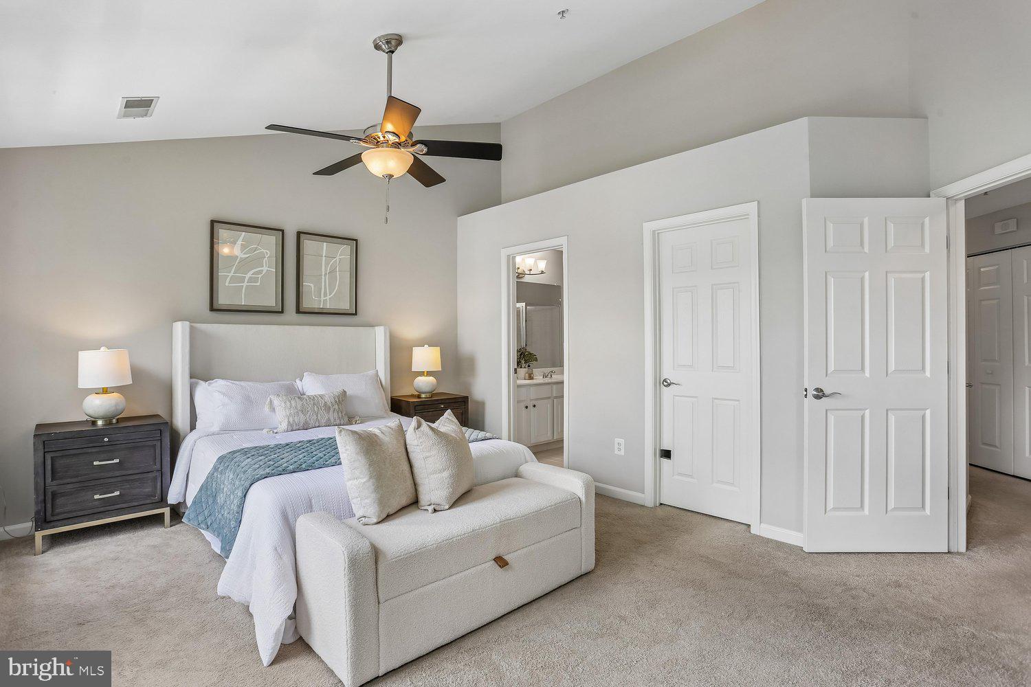 647 MAIN STREET B 647-B