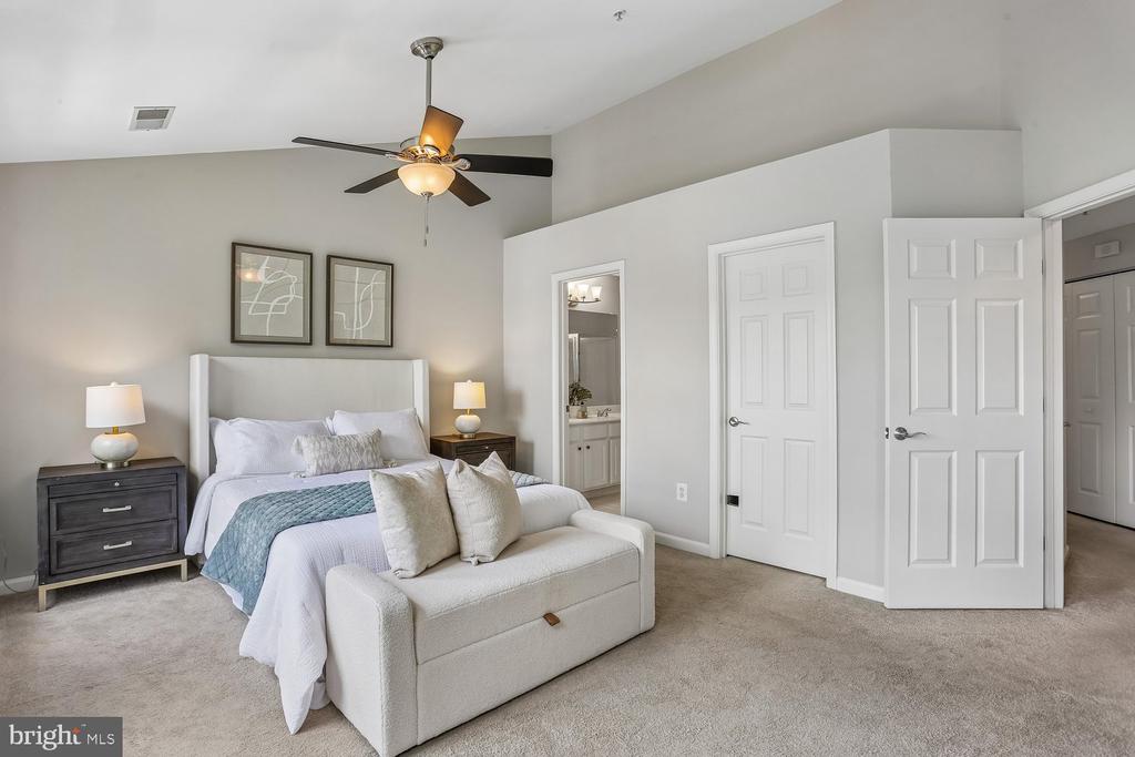 647 MAIN STREET B 647-B