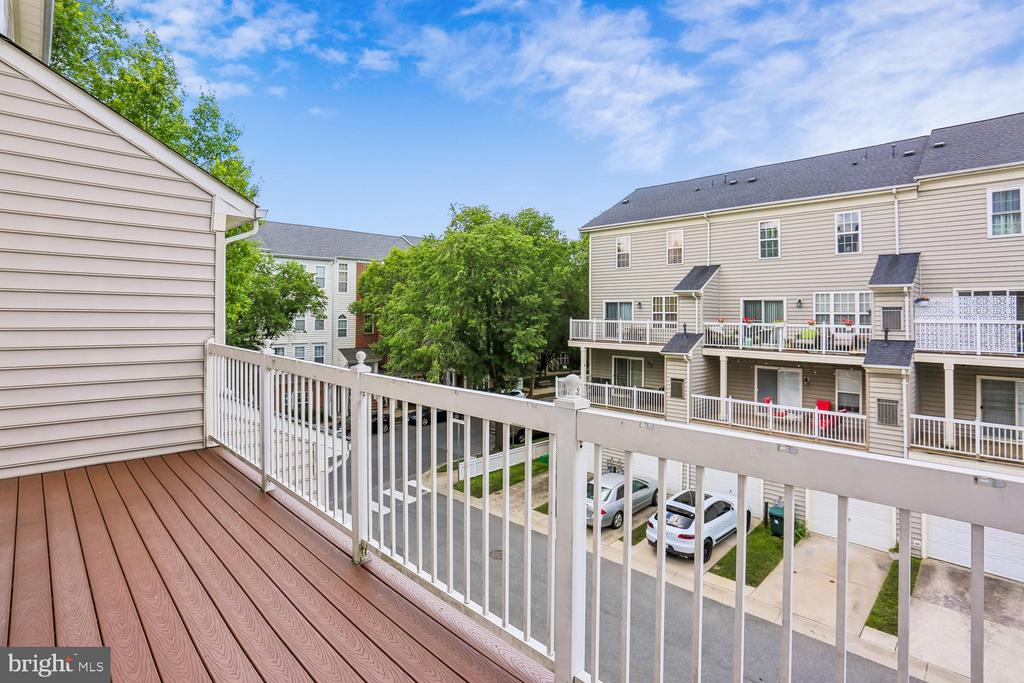 647 MAIN STREET B 647-B