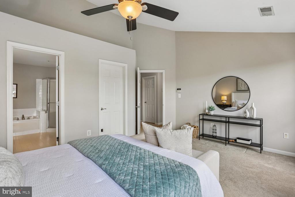 647 MAIN STREET B 647-B