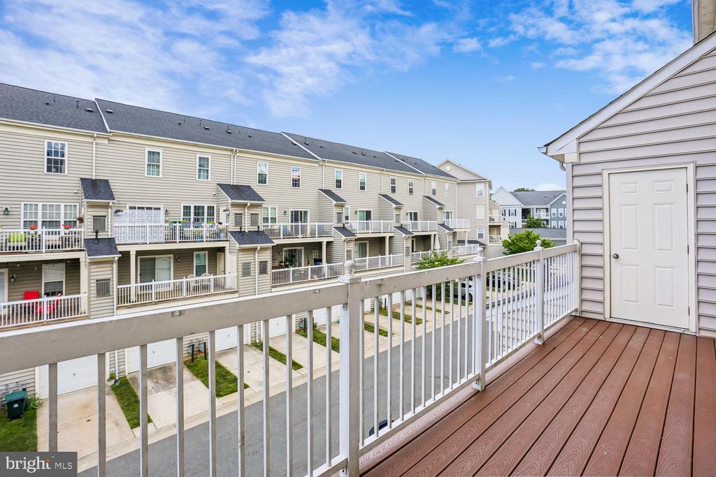 647 MAIN STREET B 647-B