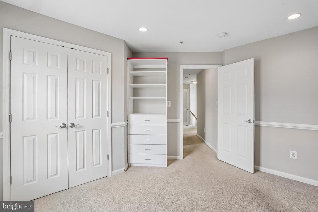 647 MAIN STREET B 647-B