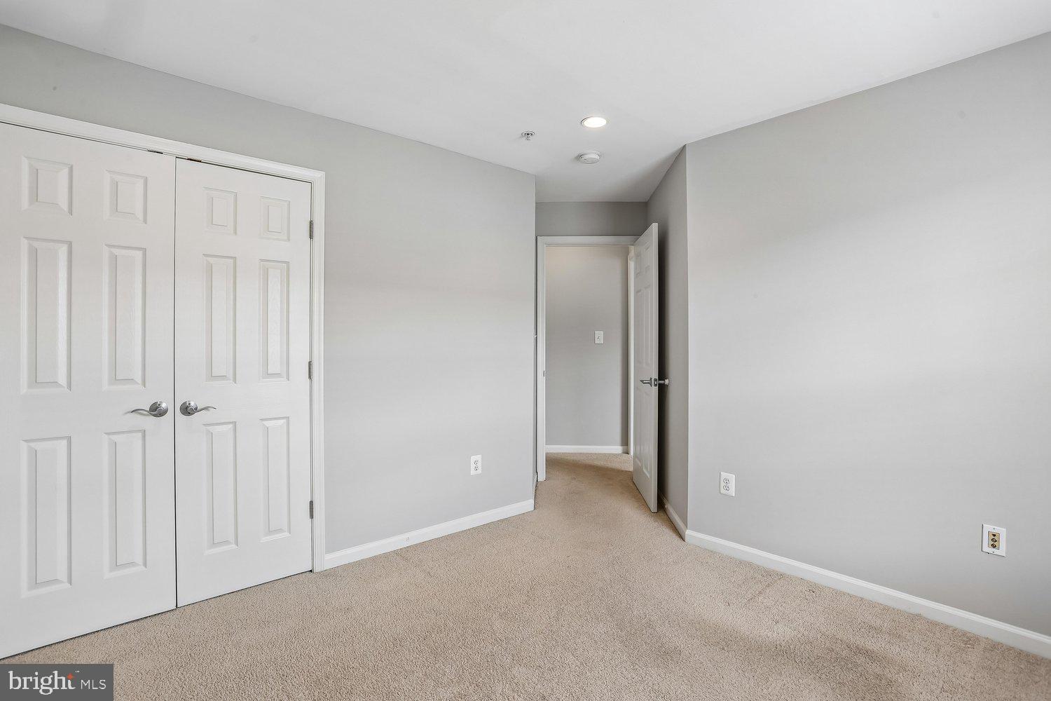 647 MAIN STREET B 647-B