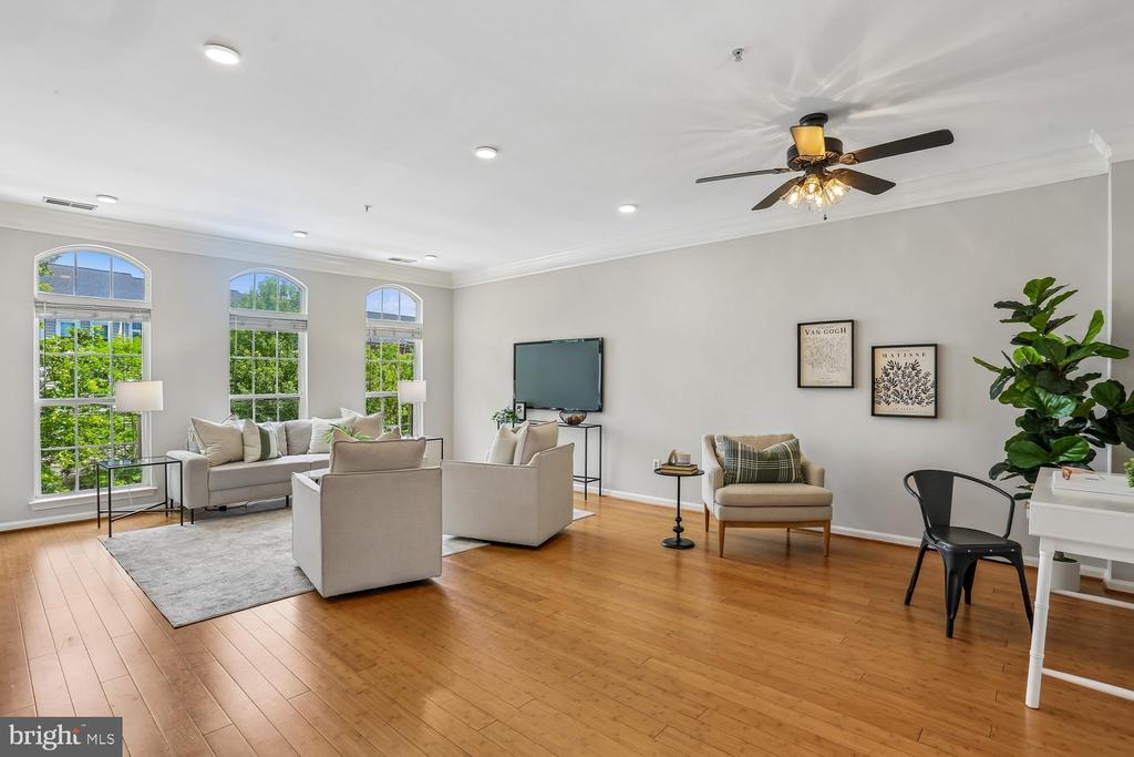647 MAIN STREET B 647-B