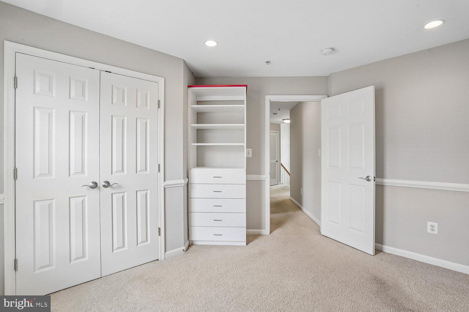 647 MAIN STREET B 647-B