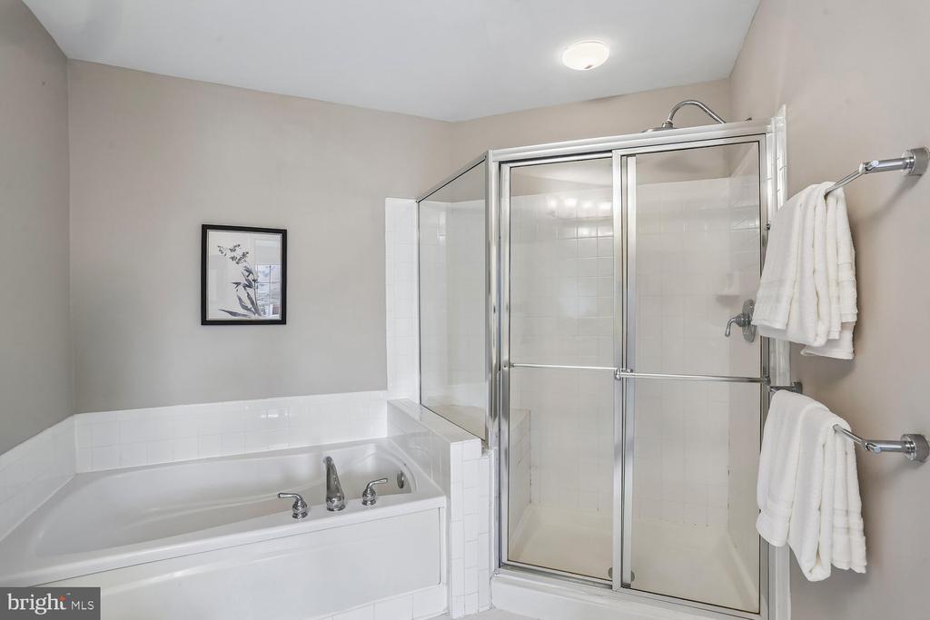 647 MAIN STREET B 647-B