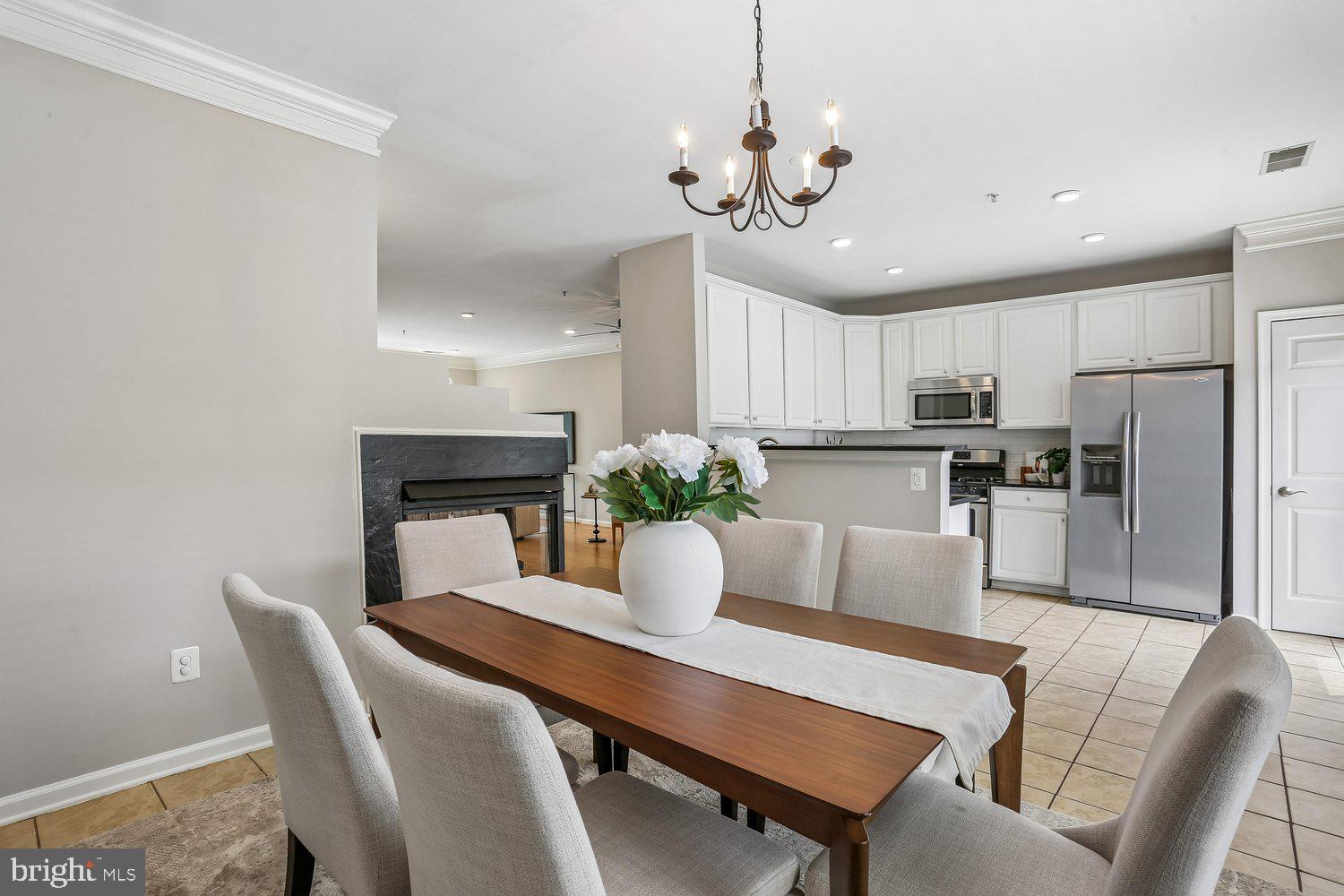 647 MAIN STREET B 647-B