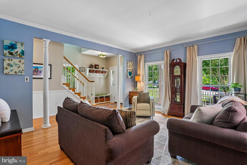 465 TSCHIFFELY SQUARE ROAD