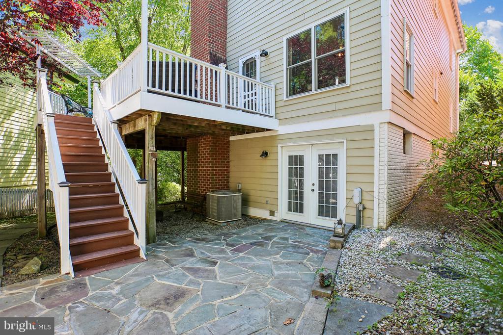 465 TSCHIFFELY SQUARE ROAD