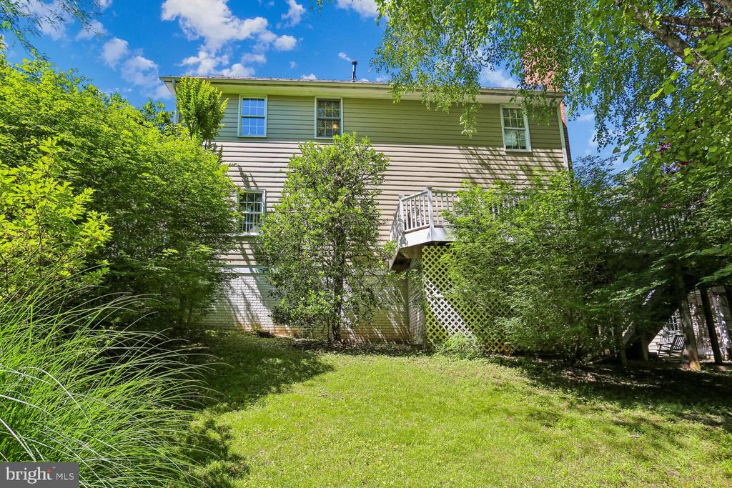 465 TSCHIFFELY SQUARE ROAD
