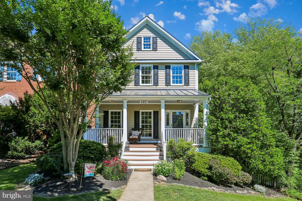 465 TSCHIFFELY SQUARE ROAD