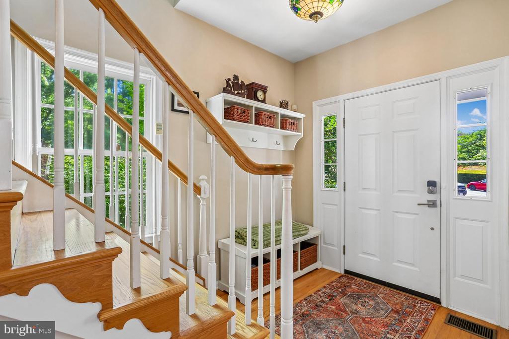 465 TSCHIFFELY SQUARE ROAD
