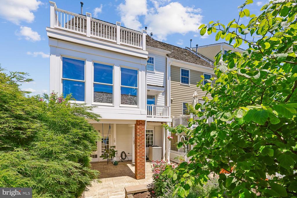 211 CHESTERTOWN STREET