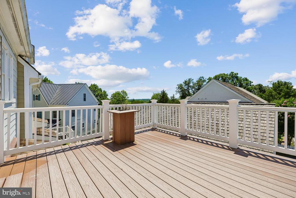 211 CHESTERTOWN STREET