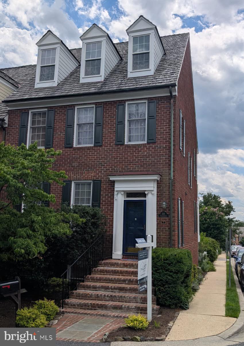 211 CHESTERTOWN STREET