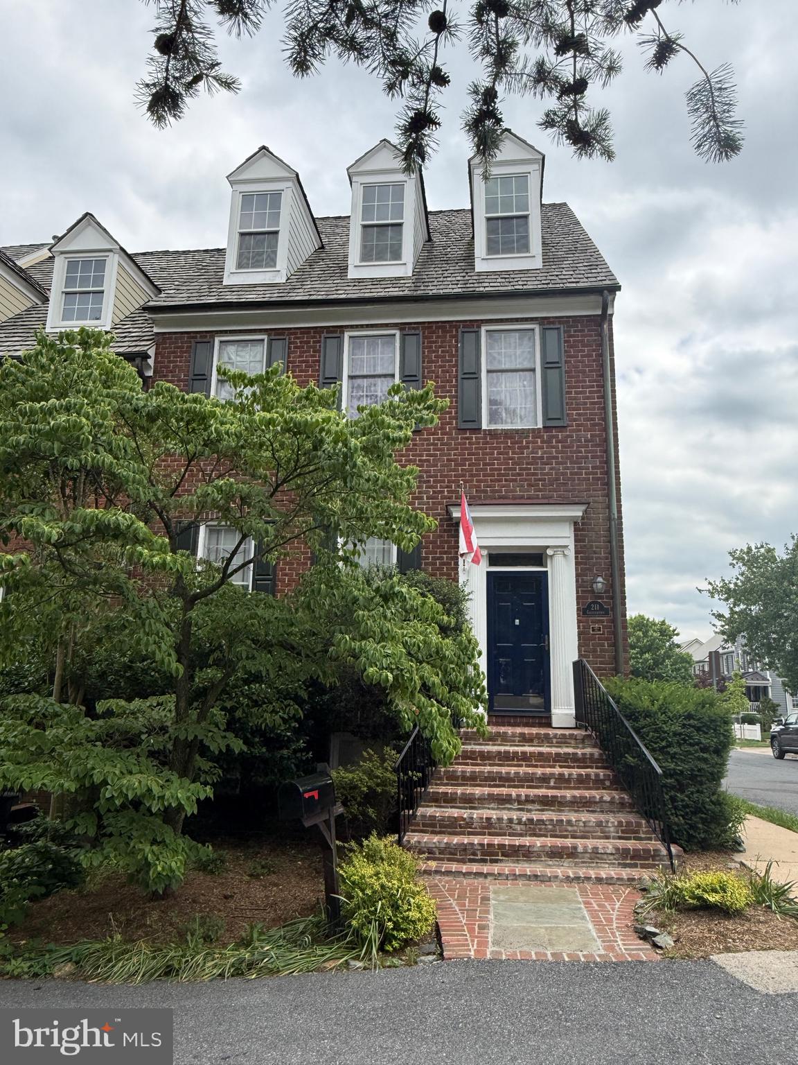 211 CHESTERTOWN STREET
