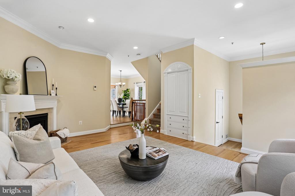 211 CHESTERTOWN STREET