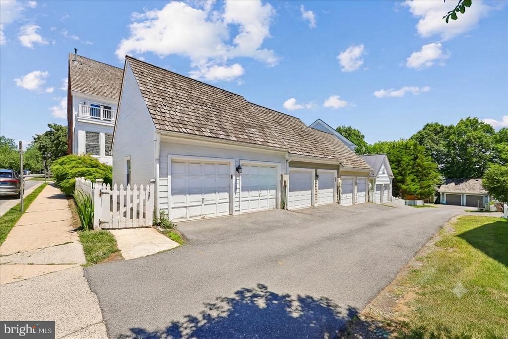 211 CHESTERTOWN STREET