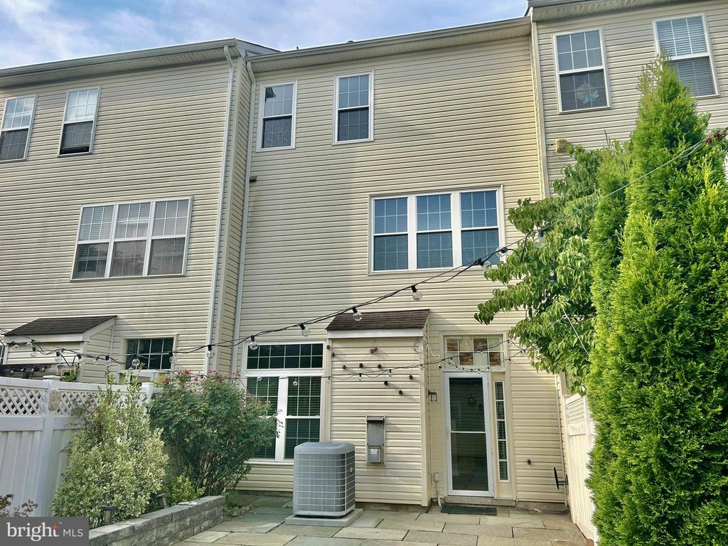614 GATESTONE STREET