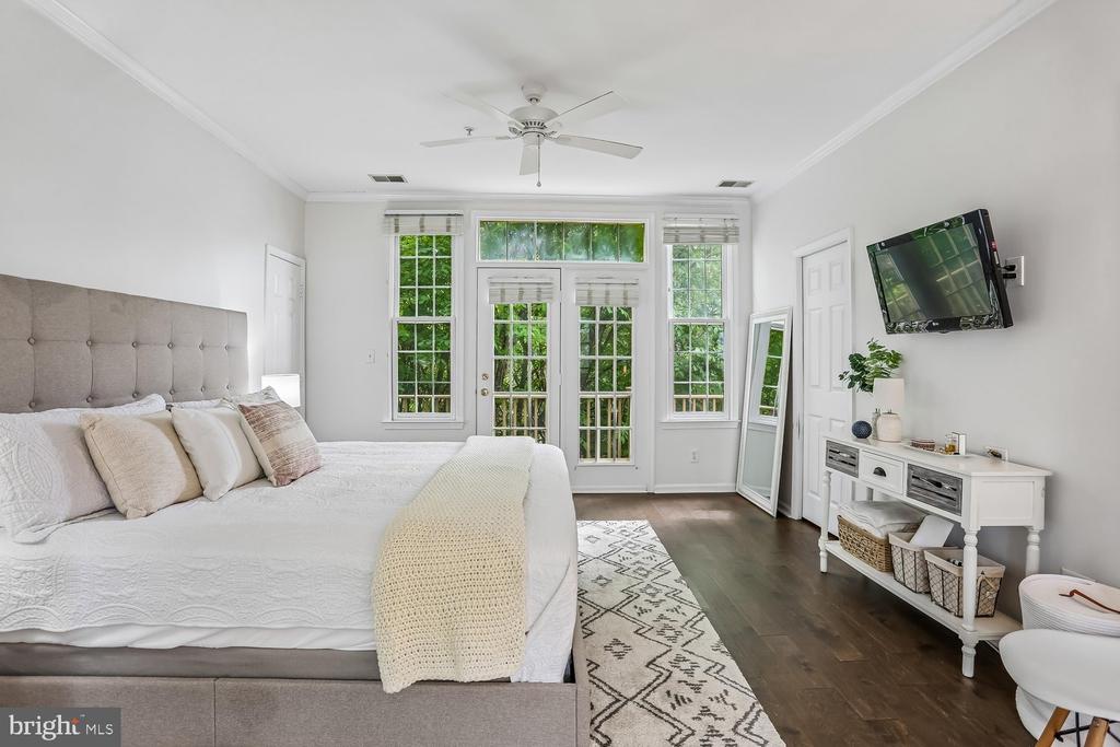 246 HART MEWS