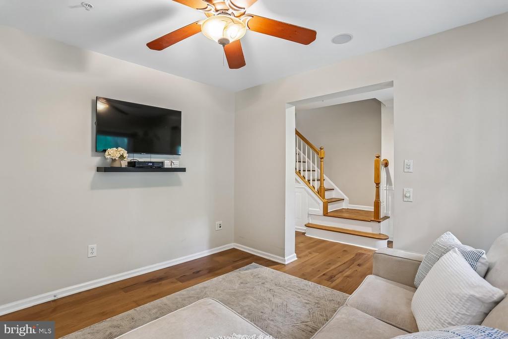 246 HART MEWS