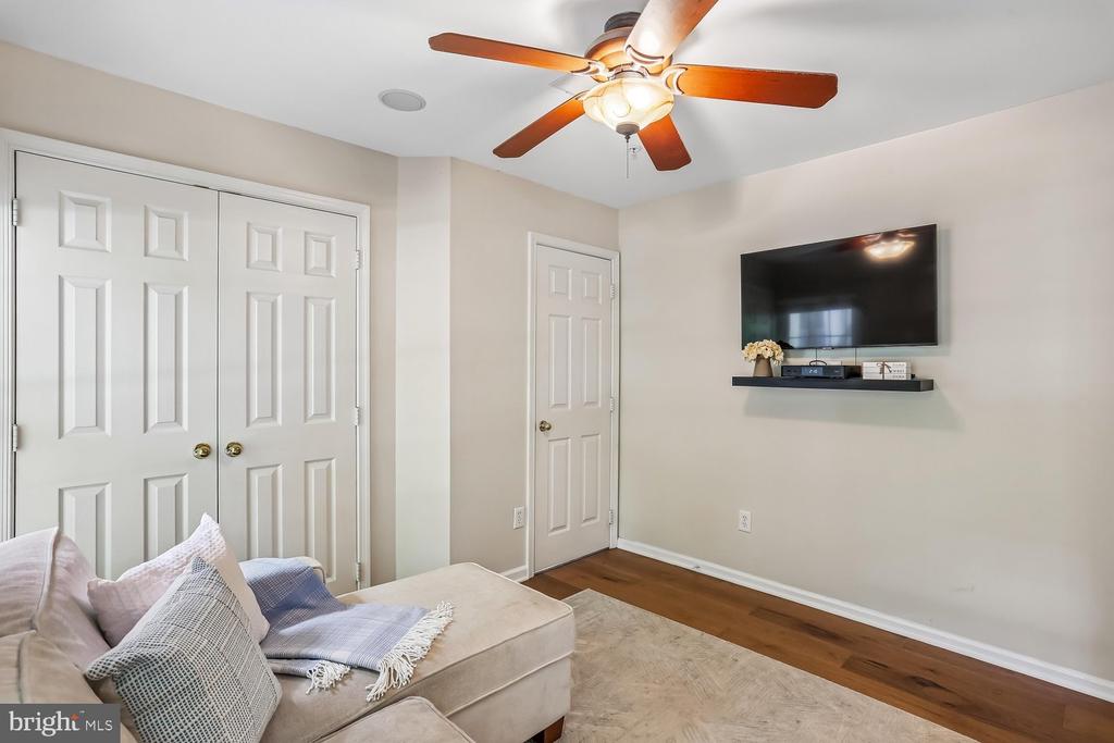 246 HART MEWS