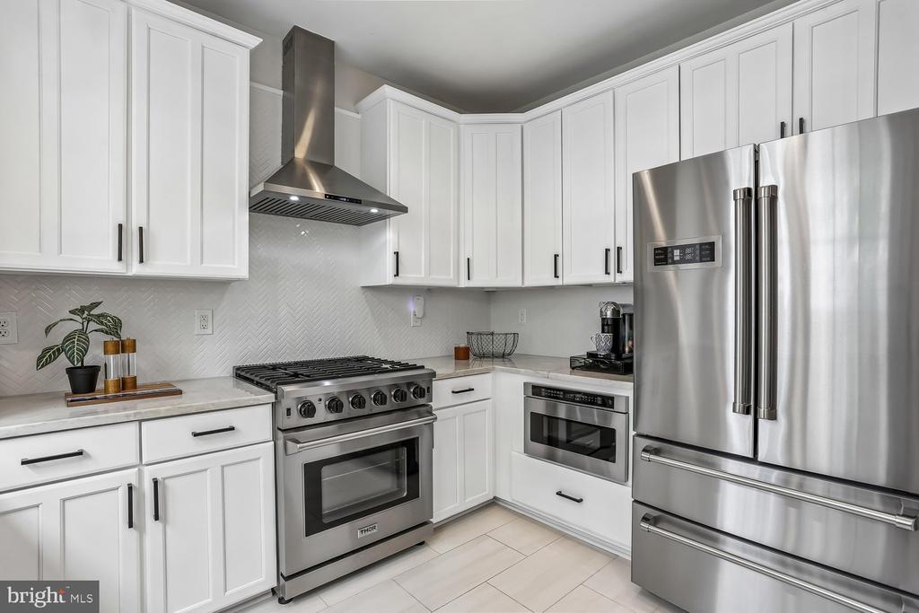 246 HART MEWS