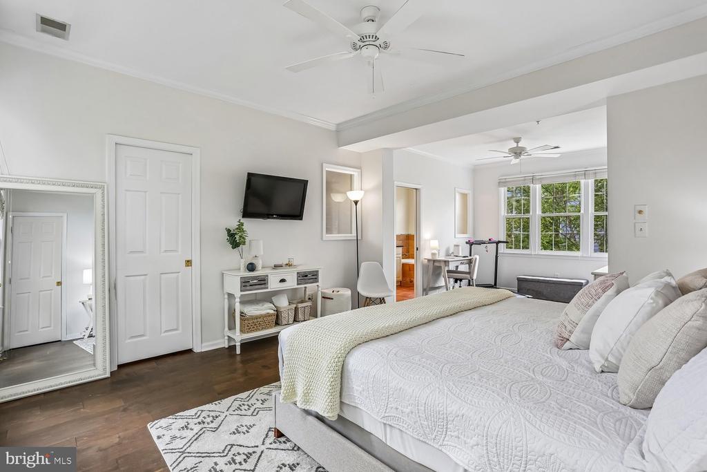 246 HART MEWS