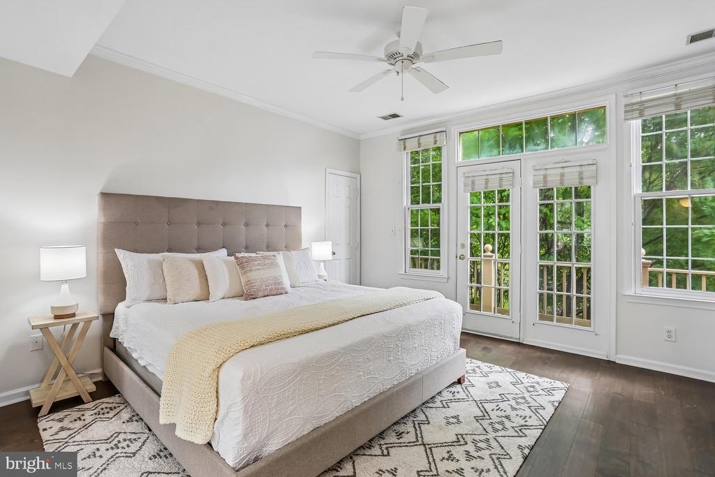 246 HART MEWS
