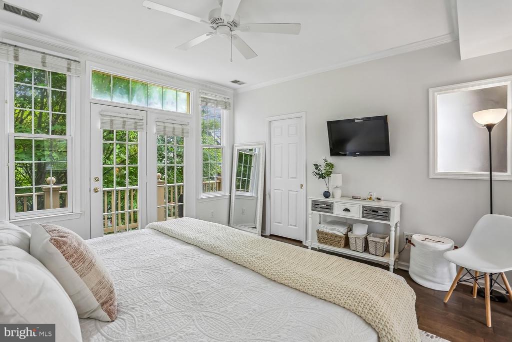 246 HART MEWS