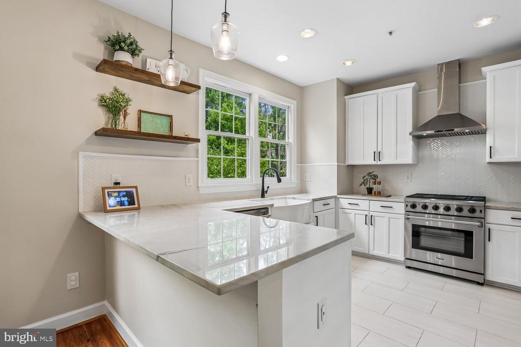 246 HART MEWS