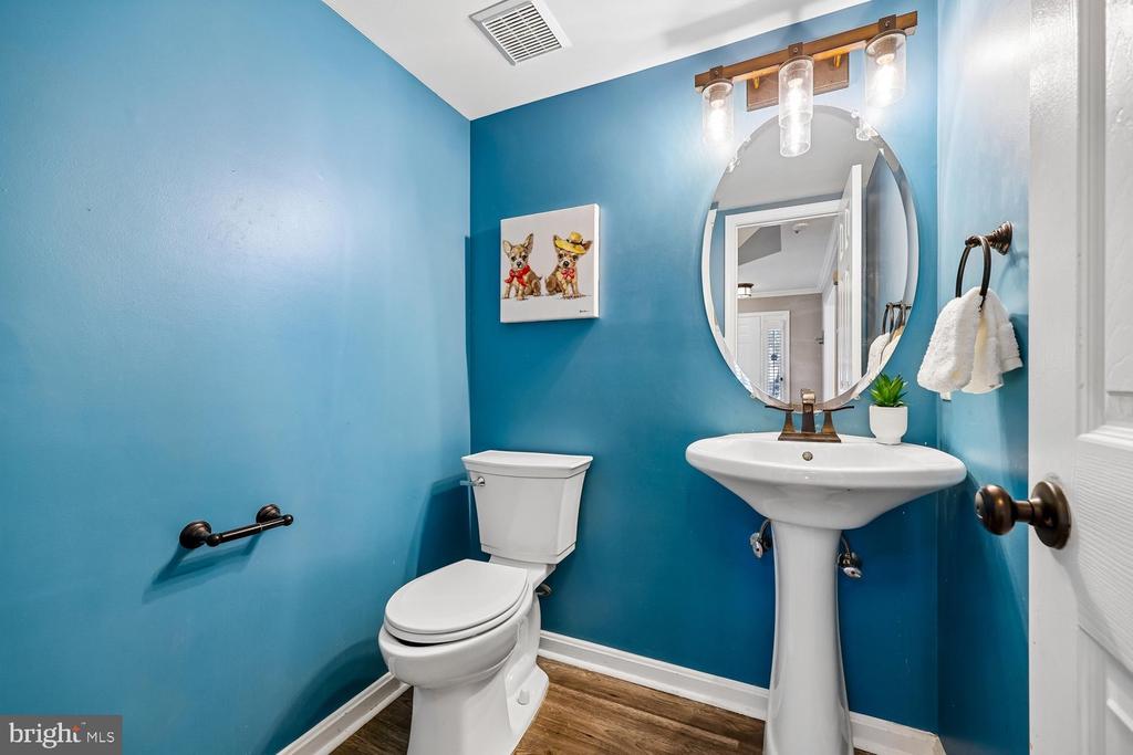 211 RIDGEPOINT PLACE