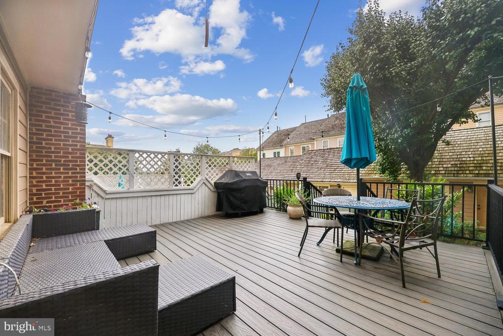 211 RIDGEPOINT PLACE